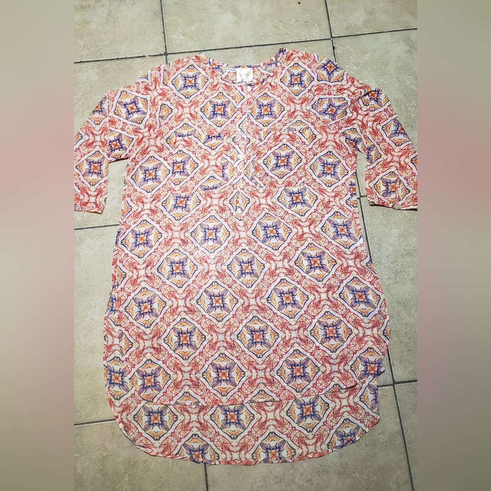 Fig and Flower Patterned Lightweight Tunic Size Large